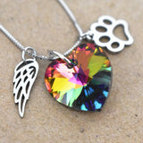 Collar conmemorativo con corazón arcoíris