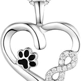 Collar con huellas y un corazón, con un colgante con el símbolo del infinito