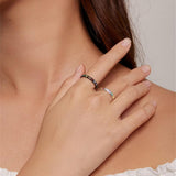 Anillo con huella de pata fabricado en plata de ley