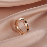 Anillo con forma de pata de acero inoxidable: una joya simbólica para los amantes de los animales