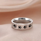 Anillo con forma de pata de acero inoxidable: una joya simbólica para los amantes de los animales