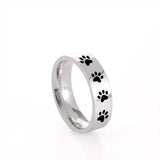 Anillo con forma de pata de acero inoxidable: una joya simbólica para los amantes de los animales
