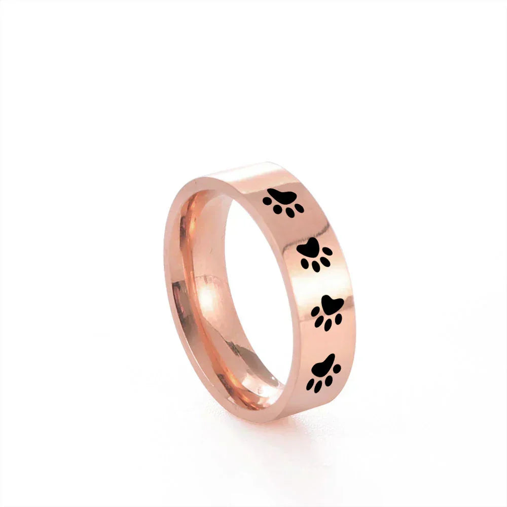 Anillo con forma de pata de acero inoxidable: una joya simbólica para los amantes de los animales