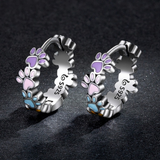 Pendientes de Aro con Huellas de Colores en Plata de Ley – Diseño Elegante