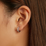 Pendientes de Aro con Huellas de Colores en Plata de Ley – Diseño Elegante