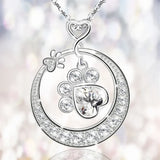 Collar de plata con forma de pata de perro y circonitas