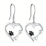 Pendientes en forma de corazón con huellas de patas: joyas de plata con un toque divertido