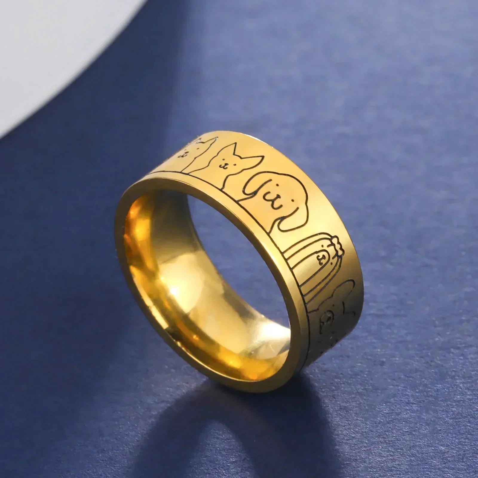 Anillo ancho de acero inoxidable con motivos de perros – con diseño grabado, para mujer