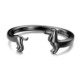 Anillo Ajustable Dachshund en Plata – Diseño Elegante con Acabado Premium