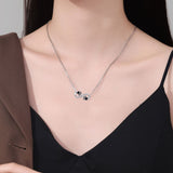 Collar con forma de pata «Amor infinito» con circonitas
